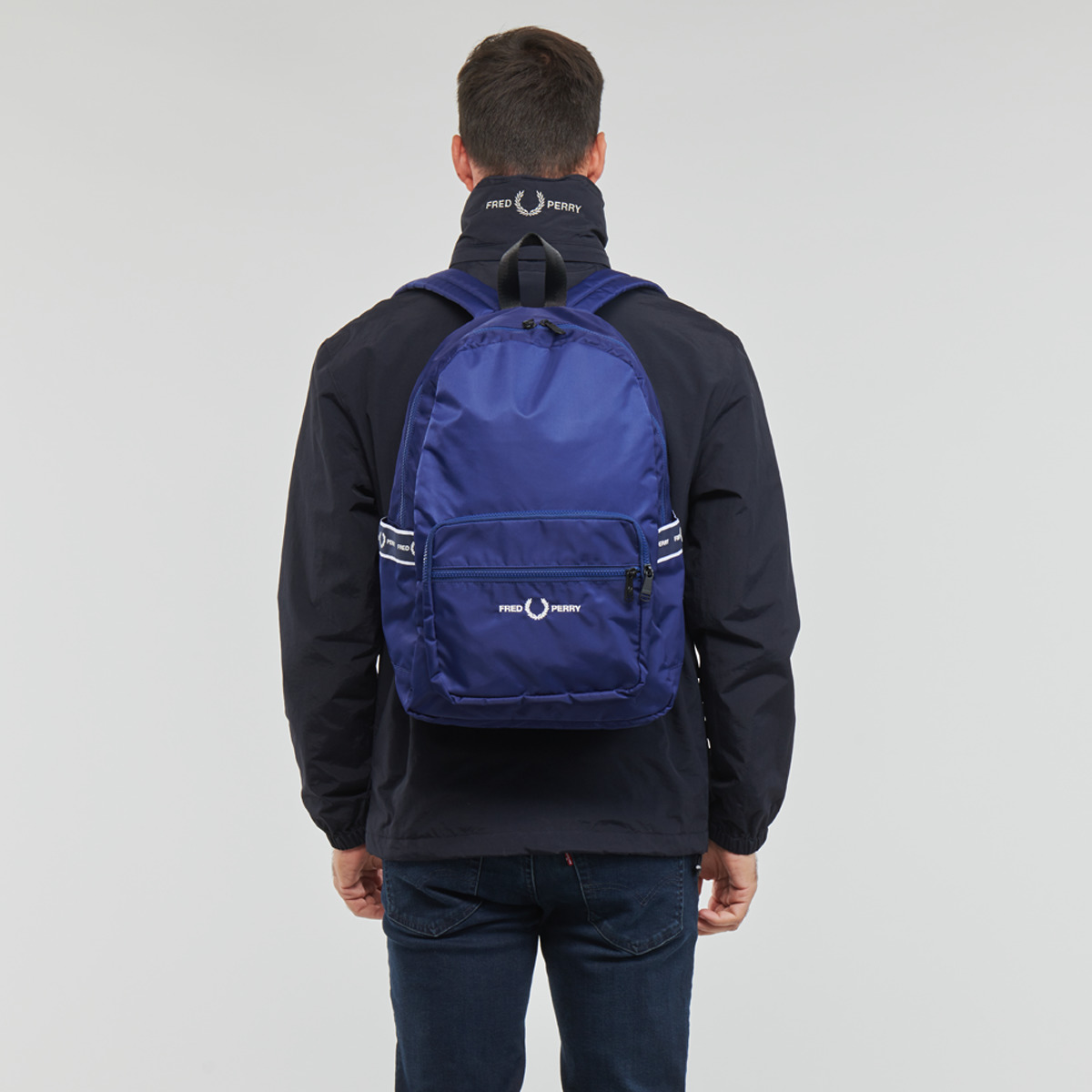 Fred Perry Marine GRAPHIC TAPE BACKPACK 4CReuG5o
